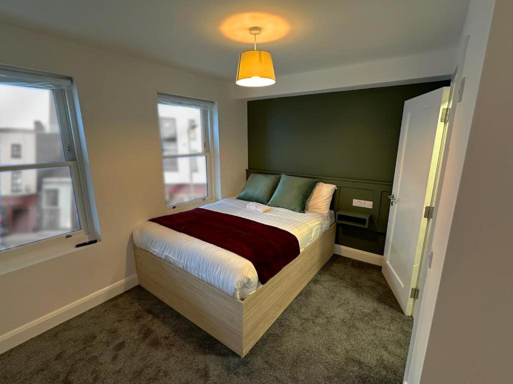 Mary Mullen'S Rooms Eyre Square. Galway Exterior foto